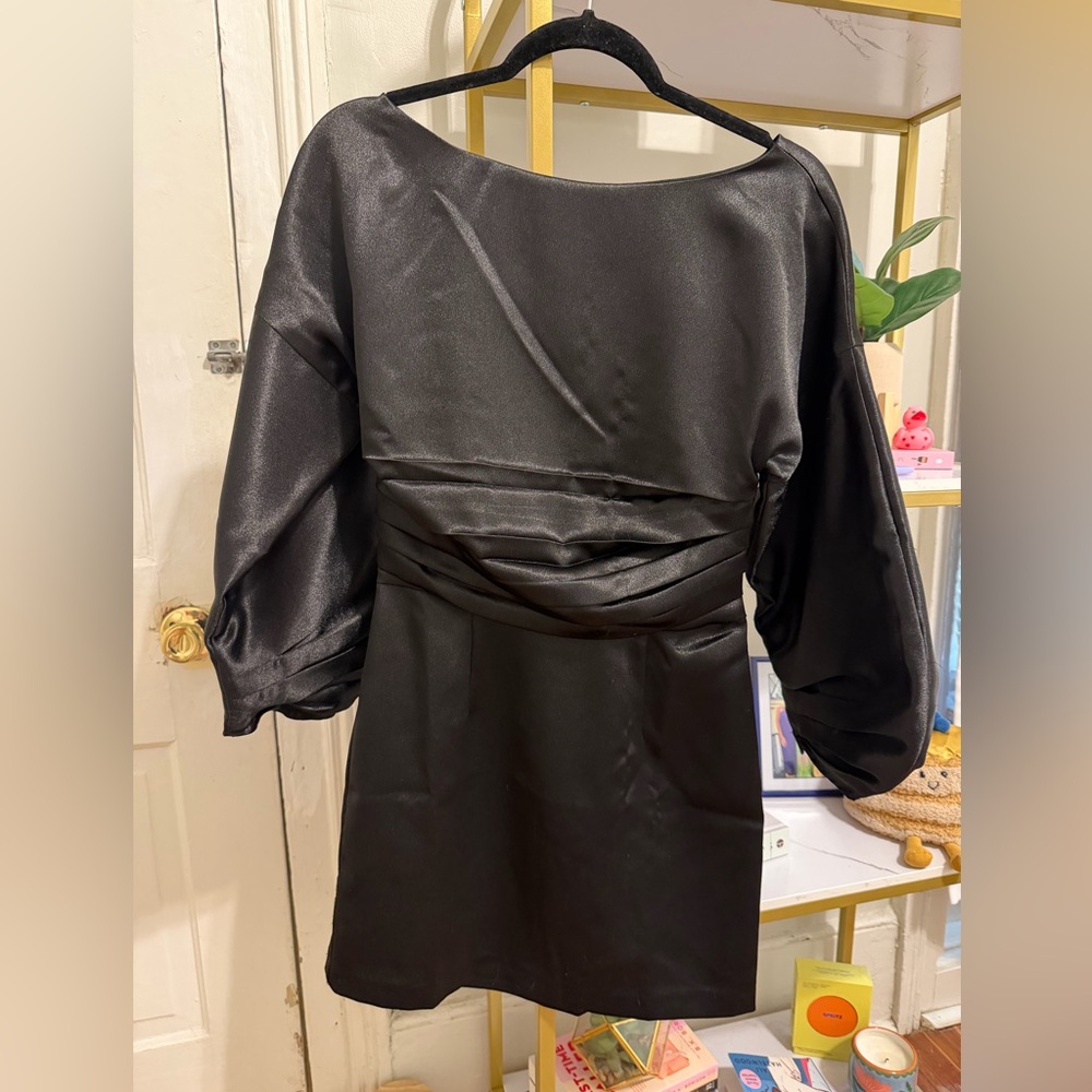 h:ours Elegant Black Long Sleeve Dress